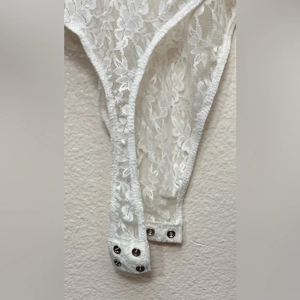 NWT Harvest Hues Flower Lace Turtleneck Long Sleeve Thong Bodysuit size XS White